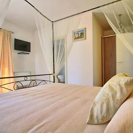 Yasmine Holiday home